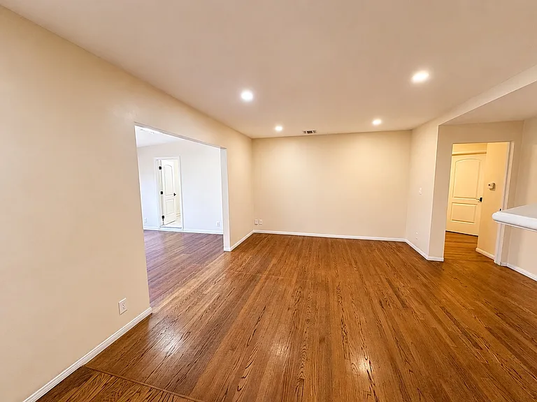 2859 N Brighton St — Photo 6