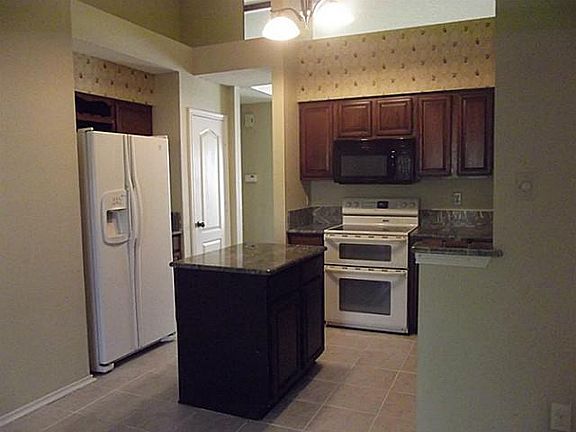 4th image of 4223 Juniper Ln