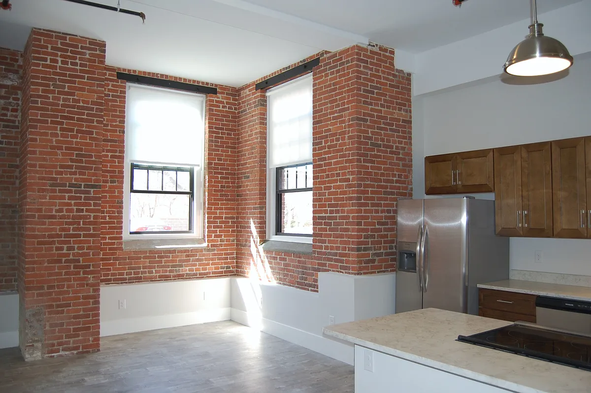 Building Photo - 155 Ararat St #104