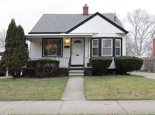 6853 Braun St, Center Line, MI 48015