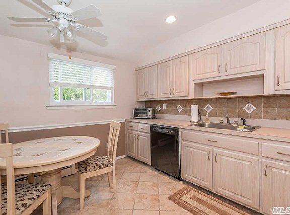 5th image of 1265 Bastow St