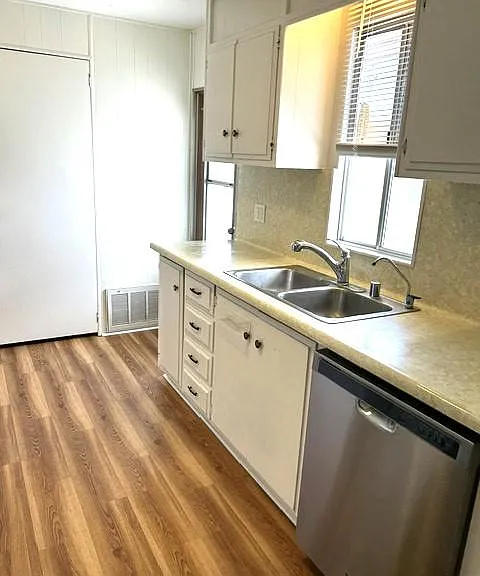 101 San Mateo Cir — Photo 6