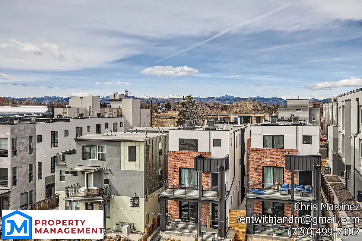Building Photo - 1230 Perry St #1