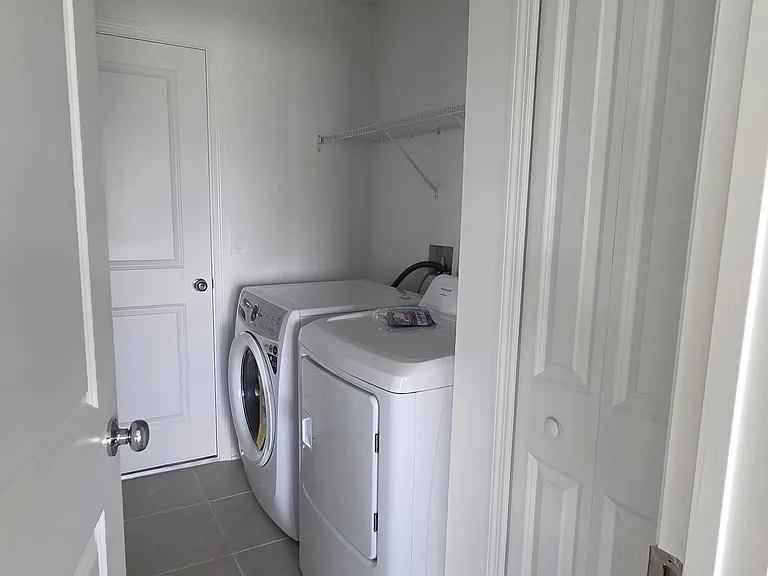 295 Artemis St — Photo 7