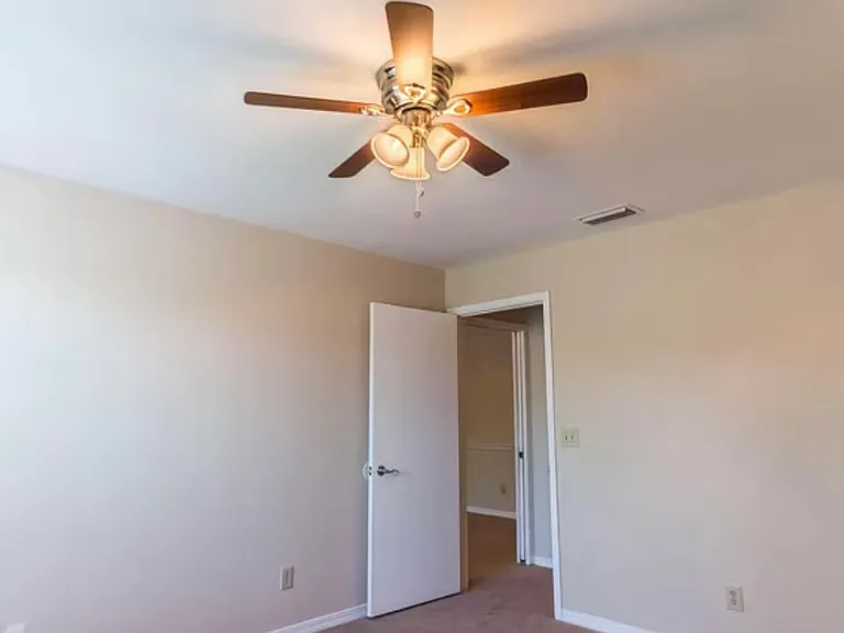 7667 N Wickham Rd — Photo 14