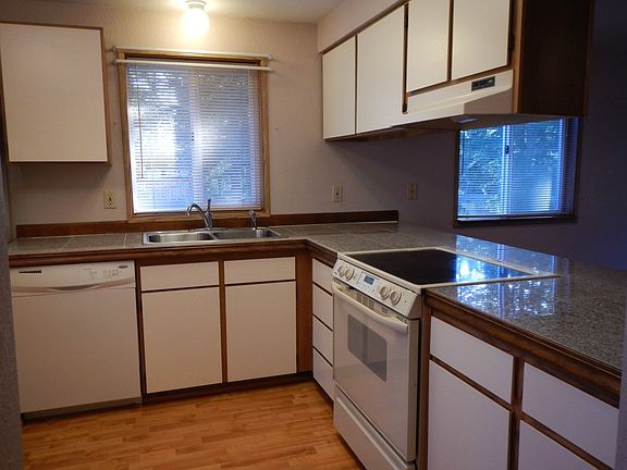 3rd image of 6418 162nd Street Ct E
