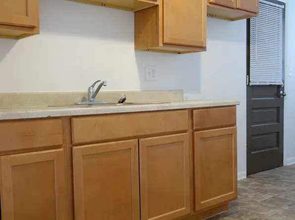 14133 S School, 14133 S School St APT 6, Riverdale, IL 60827