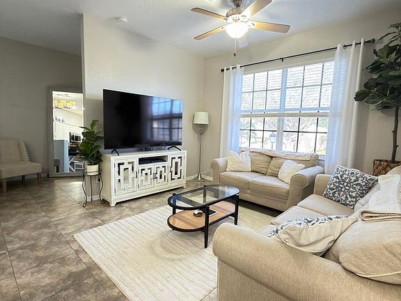 4th image of 1560 SE Wilshire Place #203