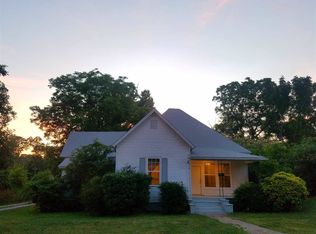 330 E Peachtree St, Woodruff, SC 29388