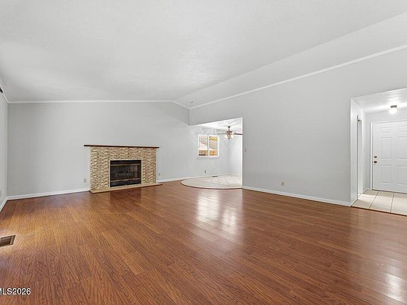 3rd image of 3543 Willowdale Dr