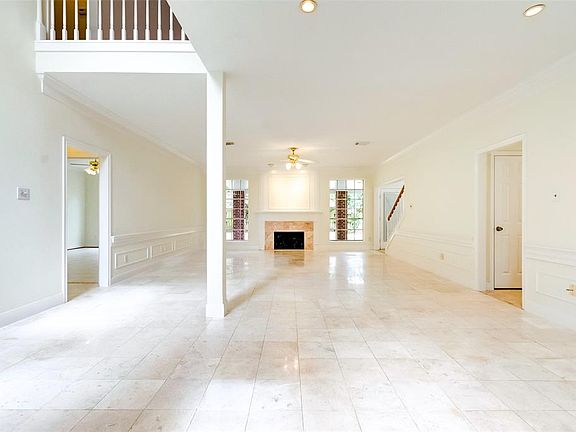 3rd image of 138 S Hall Dr