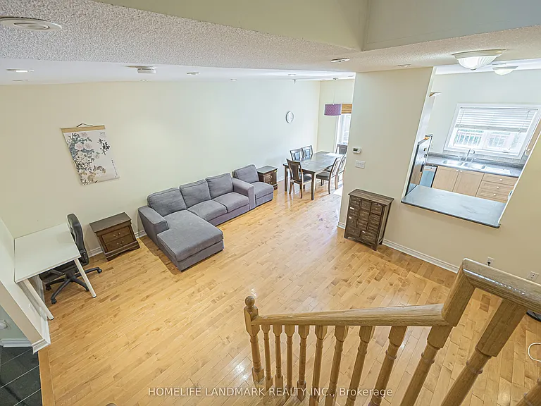 38 Romance Dr — Photo 13