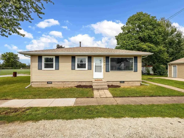106 State St, Carbon Cliff, IL 61239