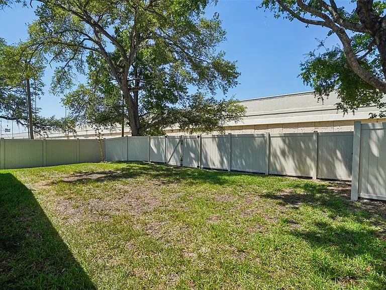 3123 W La Salle St — Photo 35