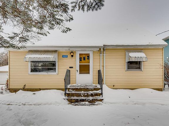 2nd image of 1625 39th Ave NE