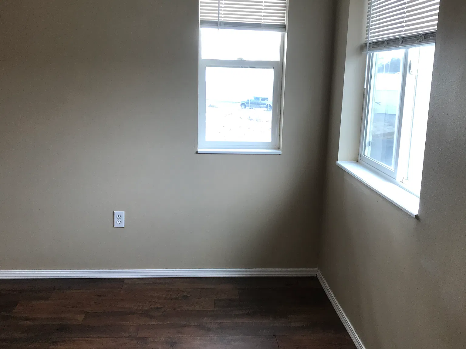 3 bed, 2.5 bath, 1500 sqft, $2,100 — Photo 1