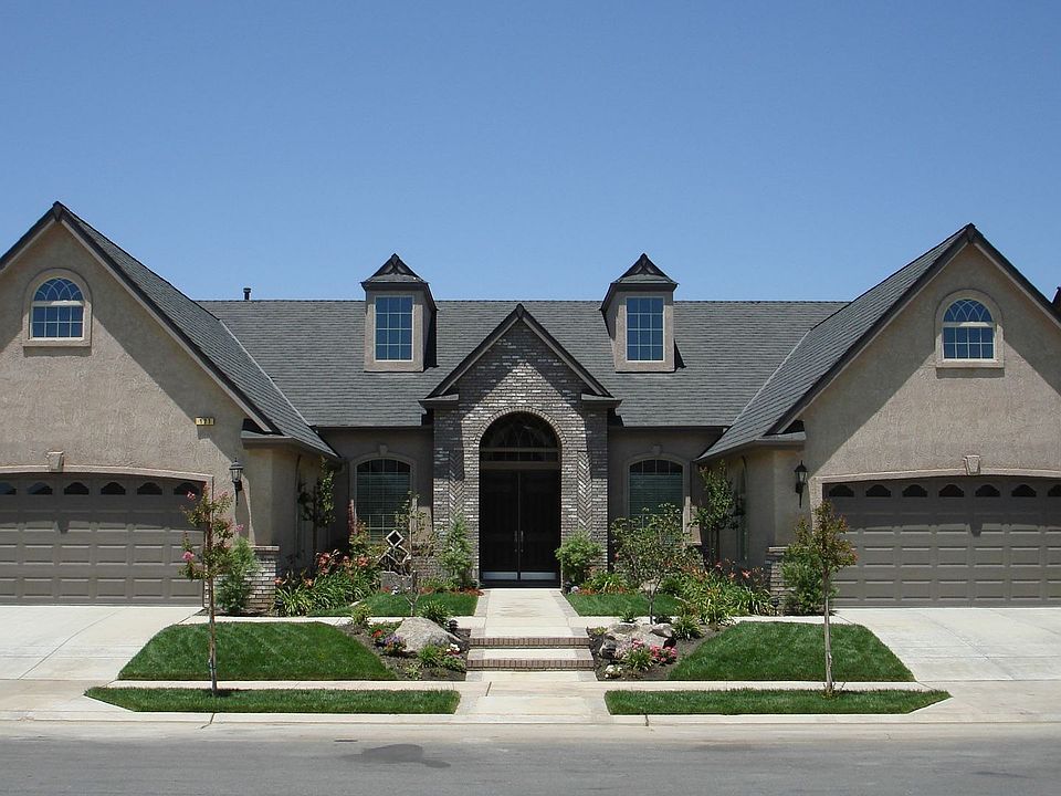 Entrance and 2/2 Car Garages