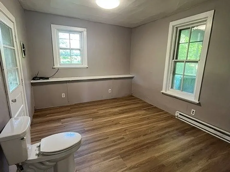 204 N 2nd St — Photo 8