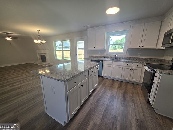 4th image of 28 Vesta Ct #12