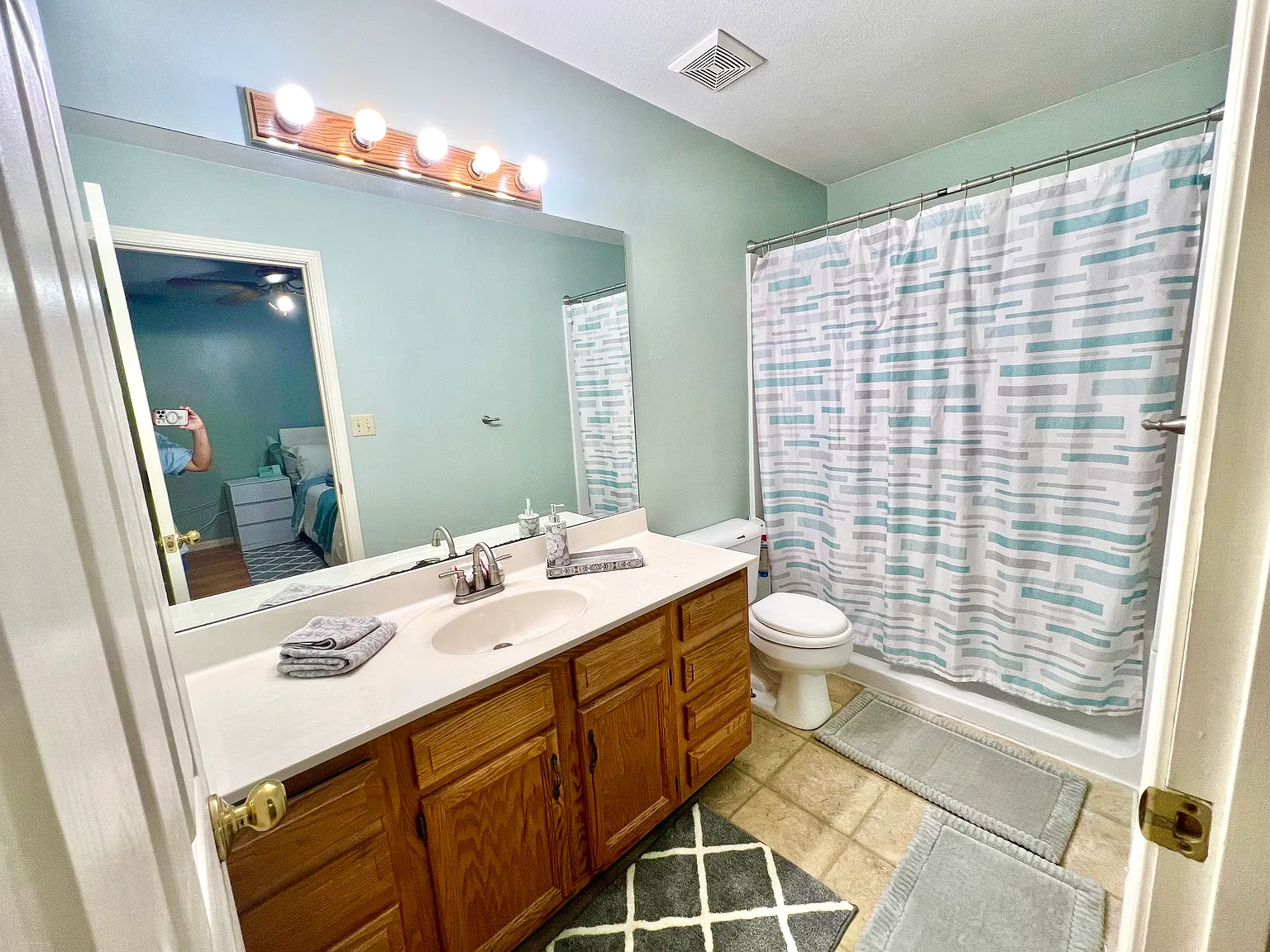 1 bed, 1400 sqft, $1,250 — Photo 4