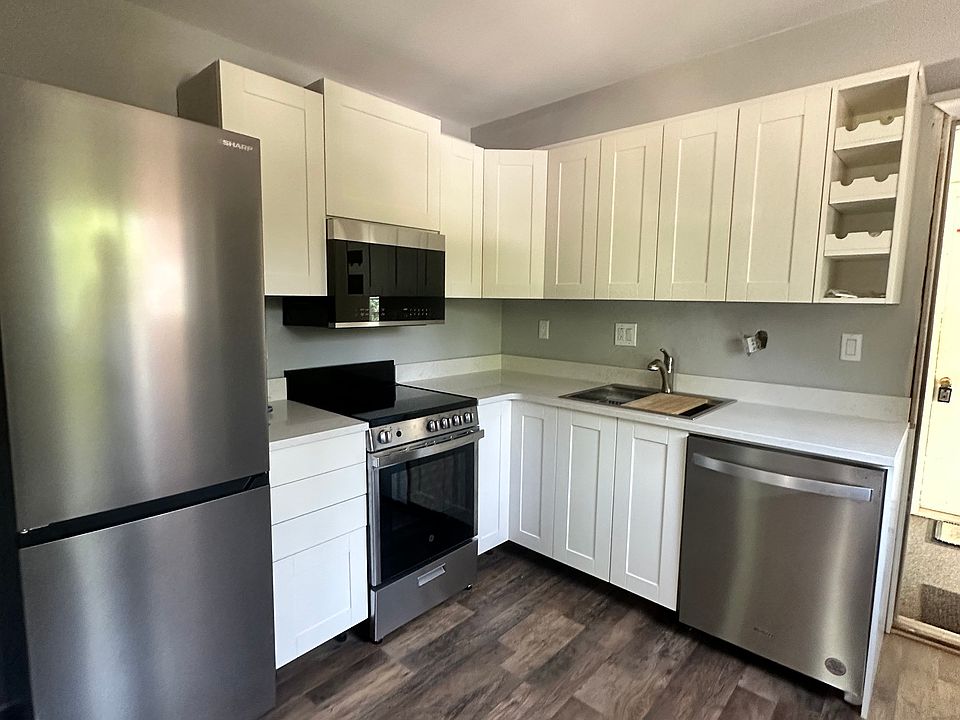 1st image of 131 N Elm St APT 1