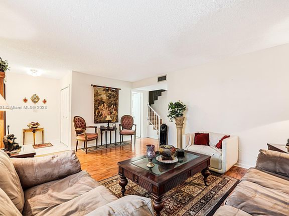 3rd image of 17190 SW 94th Ave APT 906