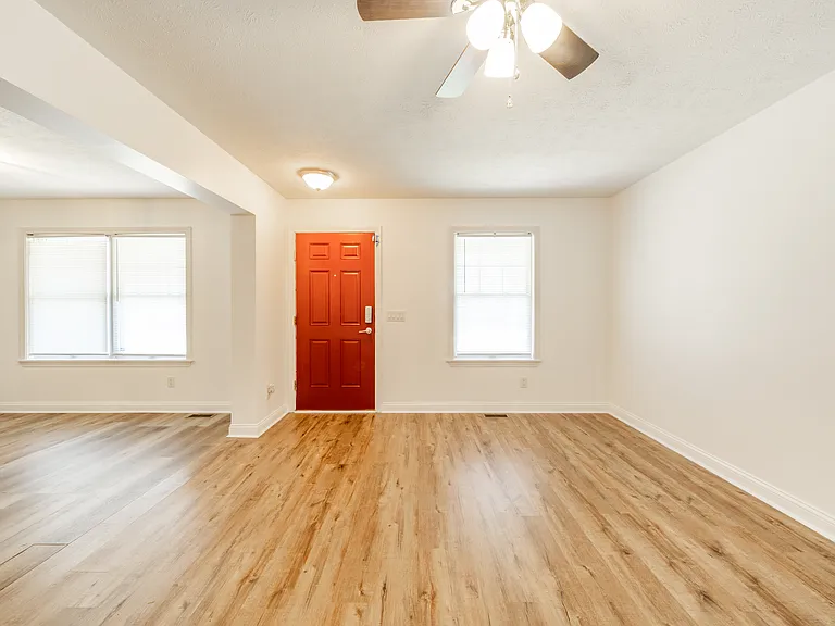 1015 N Gale St — Photo 4