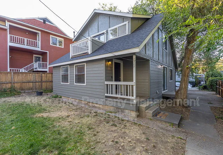 2317 Walnut St — Photo 1