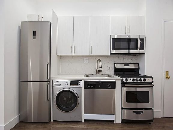 2nd image of 19 Eldridge St APT 18