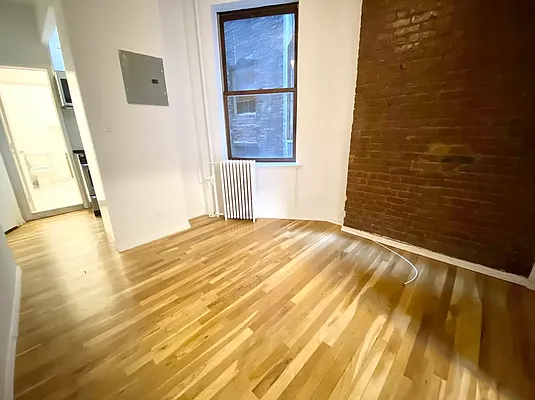 Rented by J PRESTON AND ASSOCIATES INC | media 14