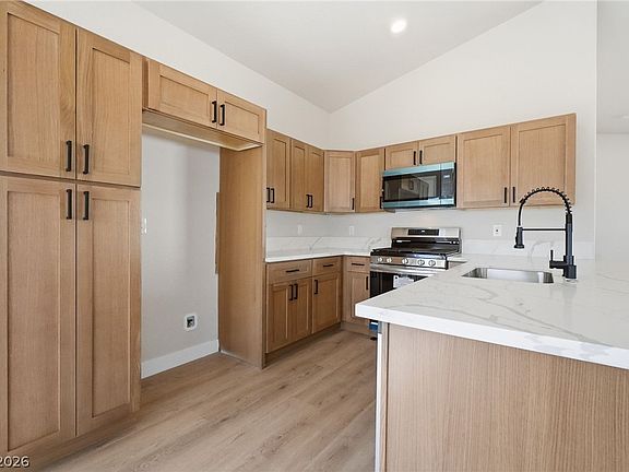 2nd image of 1530 Duhamel Way