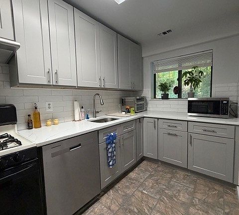 2nd image of 352 N Greeley Ave