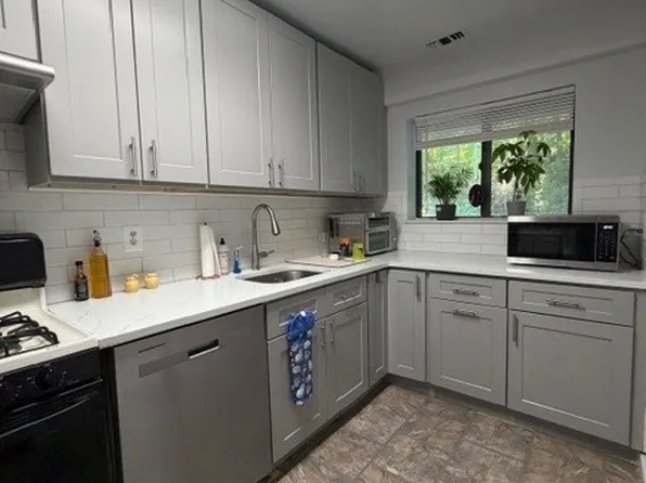 352 N Greeley Ave, Chappaqua, NY 10514