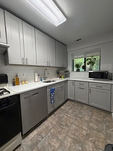 352 N Greeley Ave Photo 1