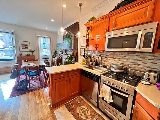 Rented by Highline Residential | media 43