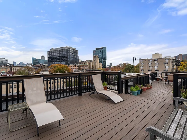 1011 Beacon St #4 — Photo 20