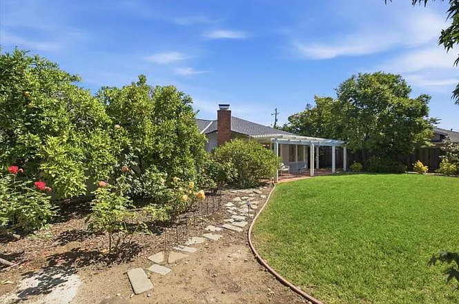 730 Berry Ave — Photo 35