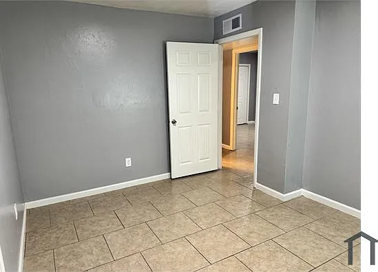115 W Hill Dr #11 — Photo 23