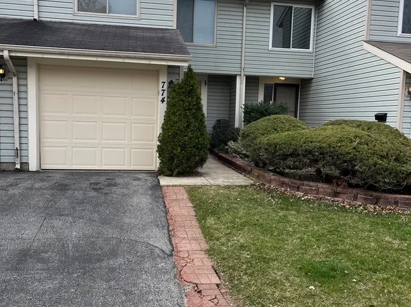 774 Colorado Ct, Carol Stream, IL 60188