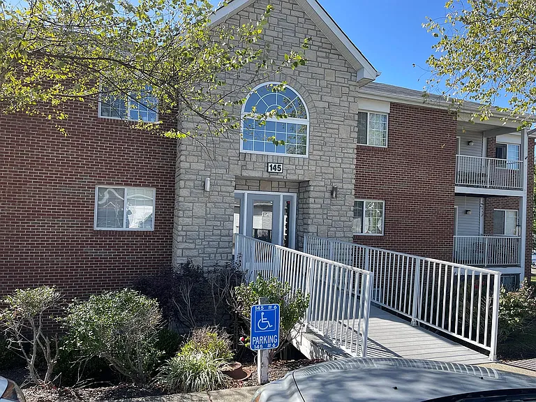 1 Dale Hollow Dr #1 — Photo 1