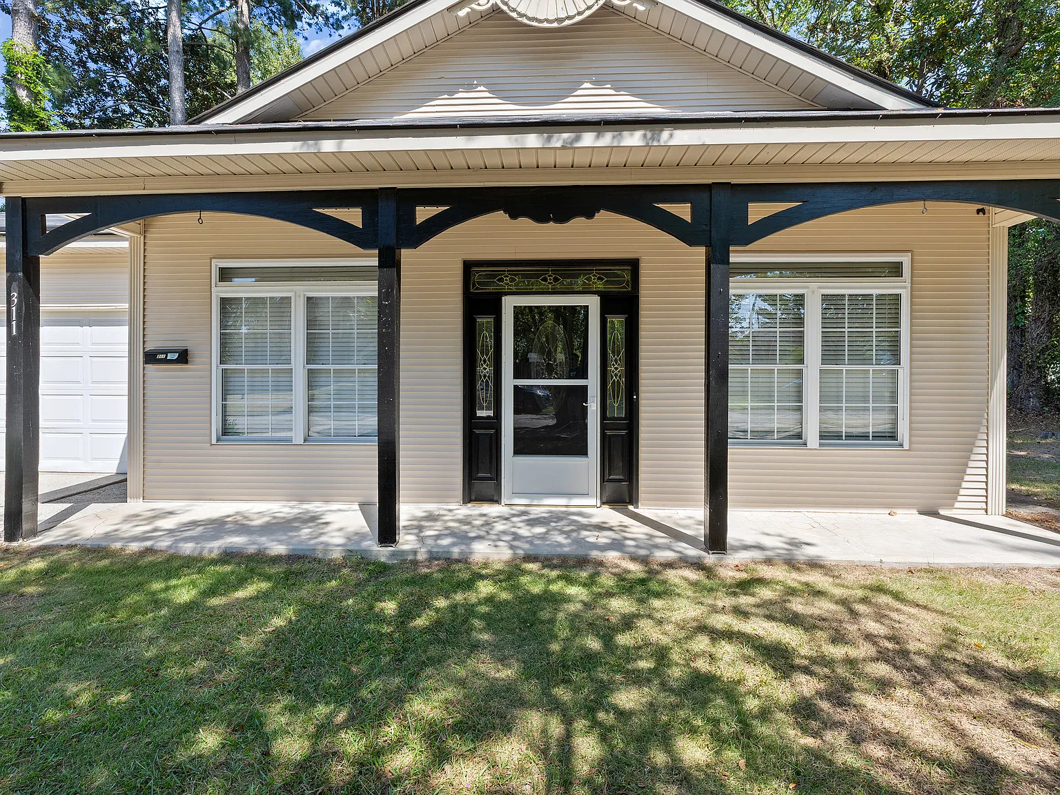3 bed, $2,000 — Photo 3