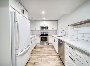 5808 Dalridge Hl NW, Calgary, AB T3A1L9