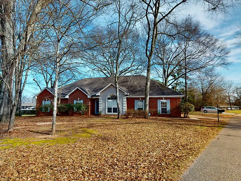 44 Grand Oaks Blvd — Photo 1