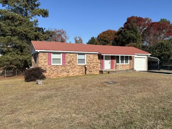 4010 Legion Rd, Hope Mills, NC 28348