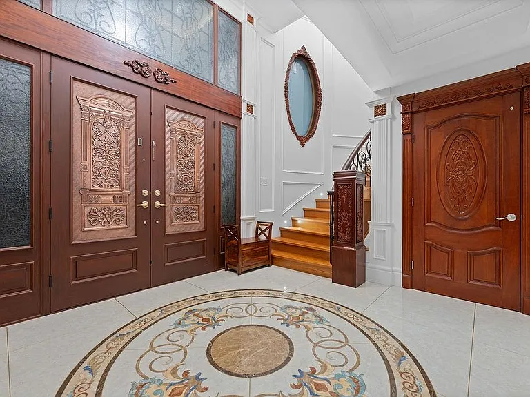 1327 Chartwell Dr — Photo 24