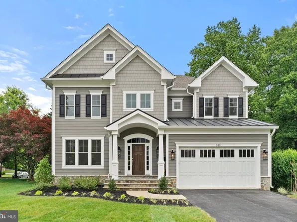 420 Holmes Dr NW, Vienna, VA 22180