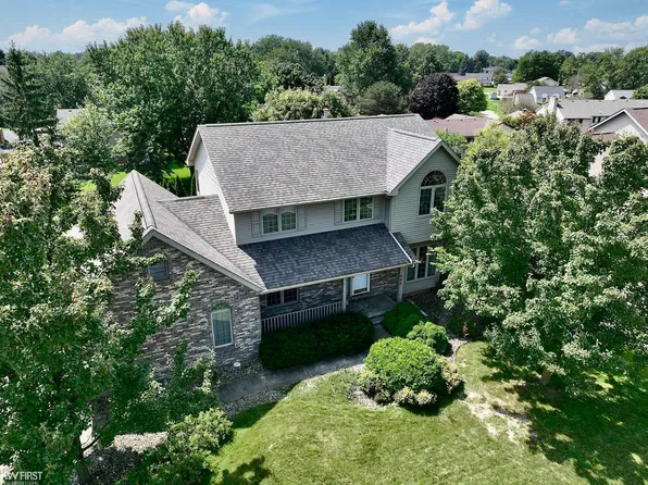 584 Chasseur Dr, Grand Blanc, MI 48439