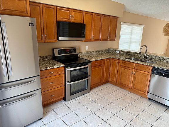 4th image of 2608 Avondale Ct
