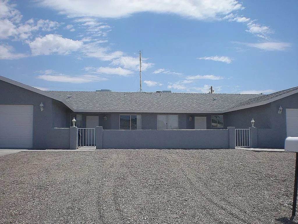 3 bed, 1100 sqft, $1,600 — Photo 2