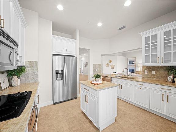 4th image of 9220 Quartz LN #202